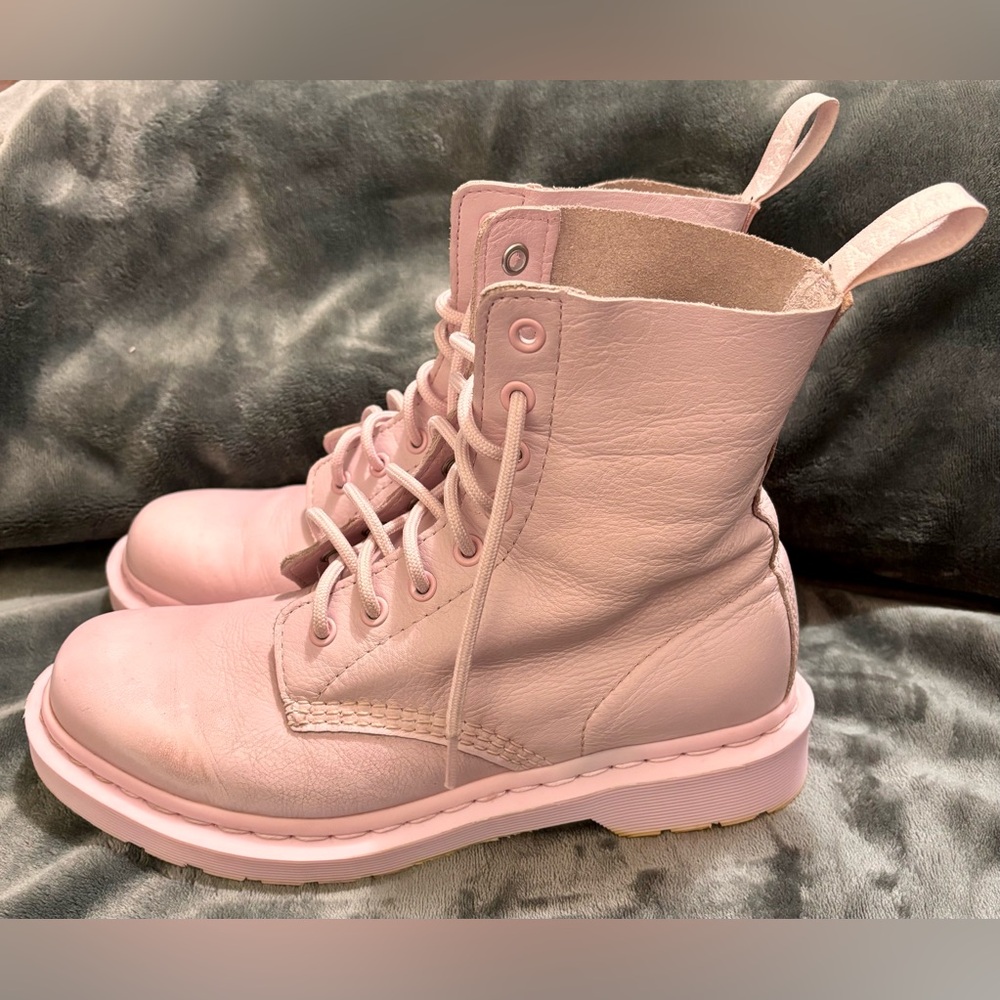 🎀 Dr. Martens 1460 Pascal Mono Pink Lace up Boots - Picture 2 of 13